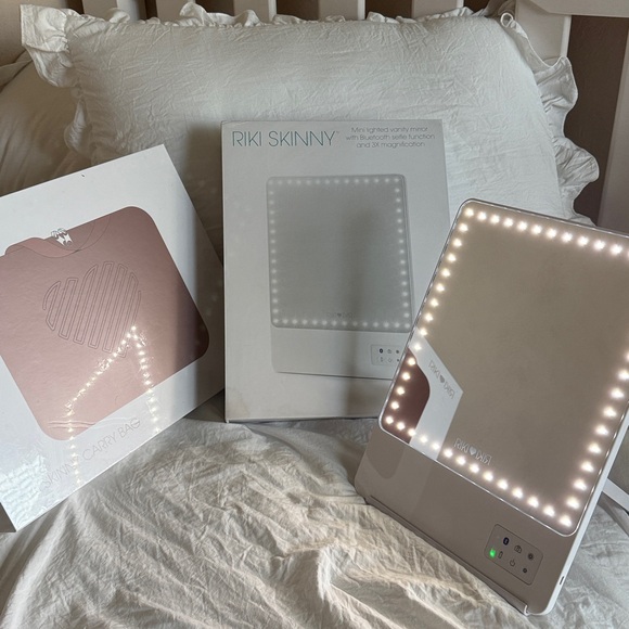 Sephora Other - Riki Skinny LED light mirror makeup travel
